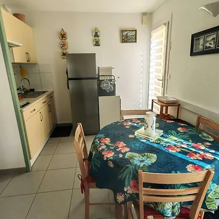 T2 Calme Avec Parking, Proche Pour 4 Personnes - Fr-1-607-216 *